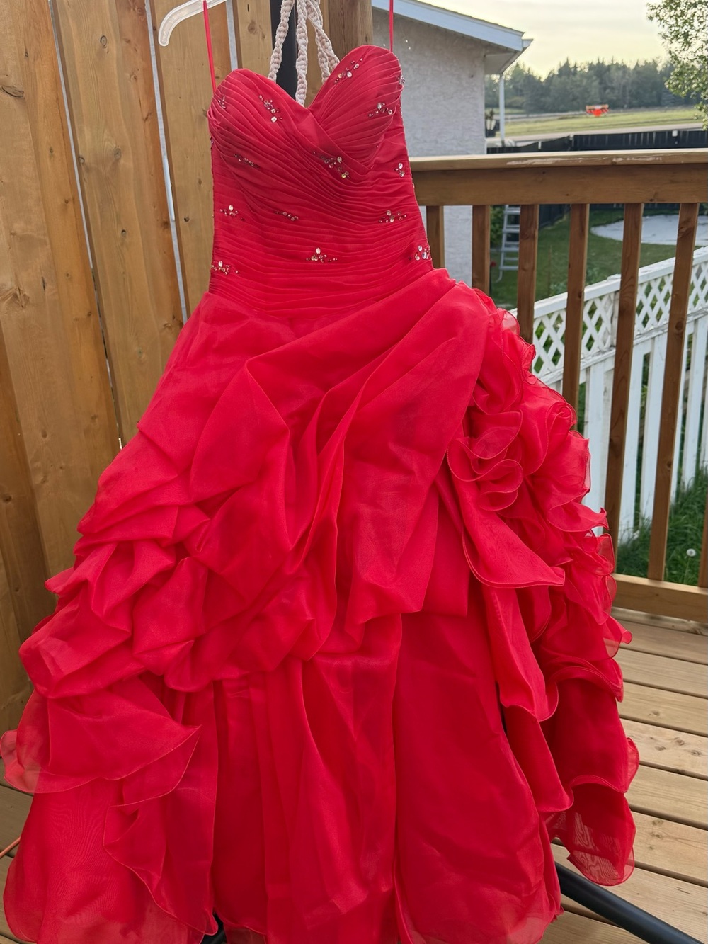 Elegant Red Ruffled Sweetheart Prom Dress